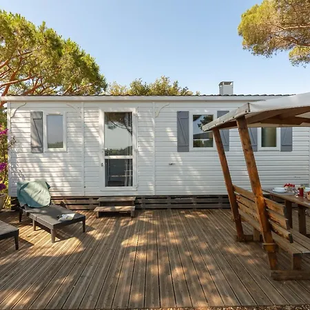 Holiday home L Arbousier, Mobil-home Vue Degagee Sur La Hyeres