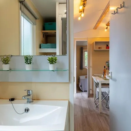 Holiday home L Arbousier, Mobil-home Vue Degagee Sur La Hyeres